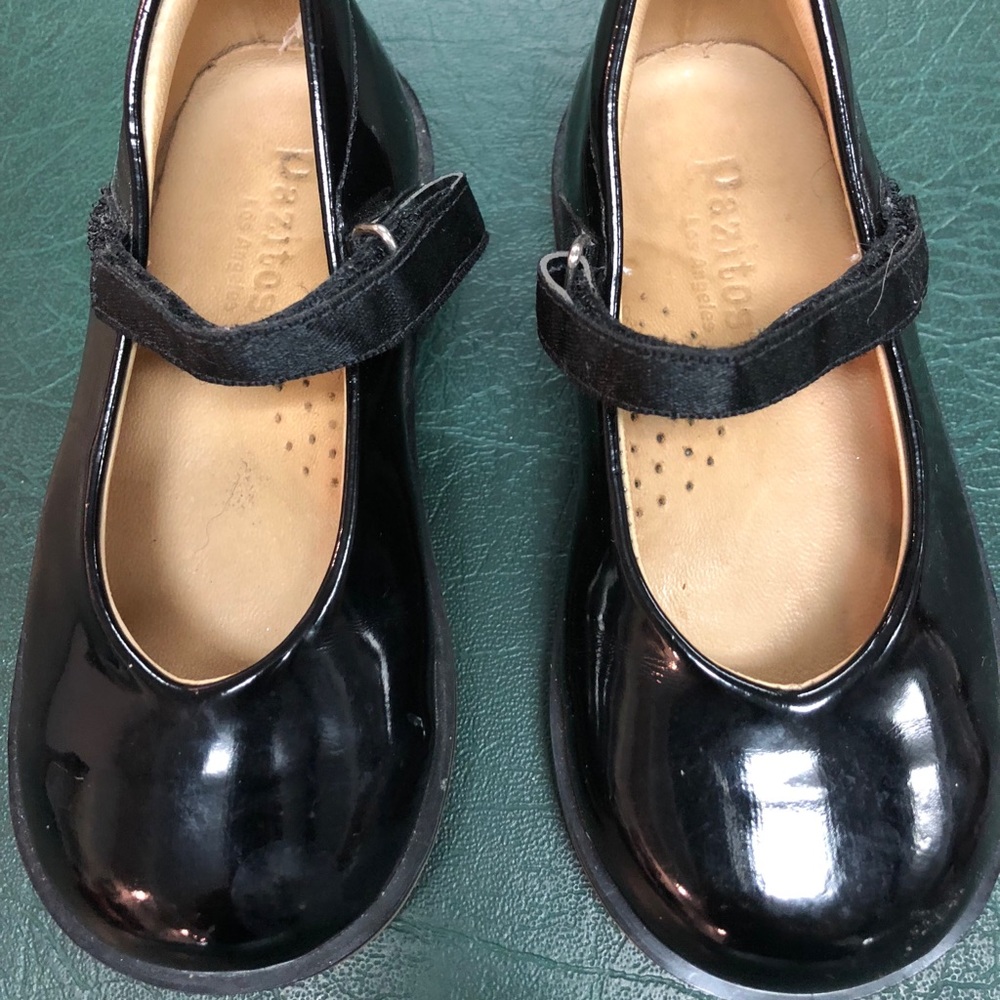 Pazitos Black Patent Mary Janes Sz 4